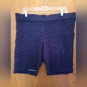 ELLEN TRACY striped Pull On Bermuda Shorts